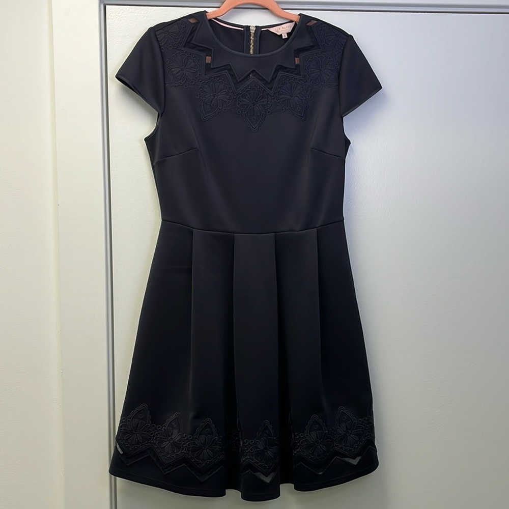 Ted baker London Women’s Navy Cheskka Skater Dress size 4
